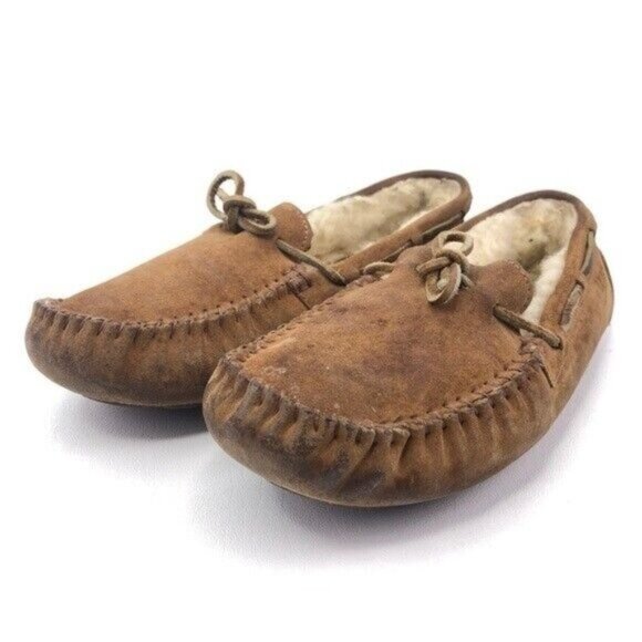 UGG Dakota Winter Moccasin Slippers 8 - Picture 3 of 11